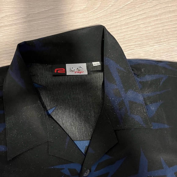 Vintage silk dragon pattern buttondown 23 inches x 30 inches - Picture 4 of 4